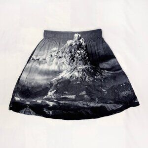One of a kind volcano eruption print mini skirt size Medium